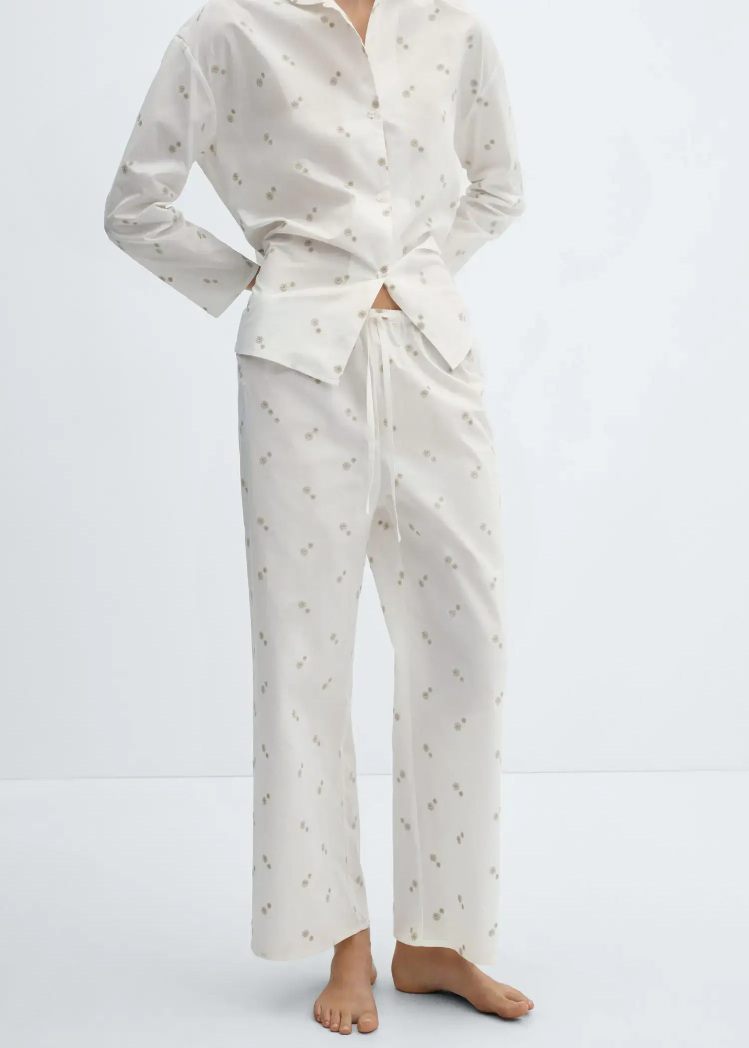 Mango Pantaloni de pijama din bumbac cu broderie florală. 2