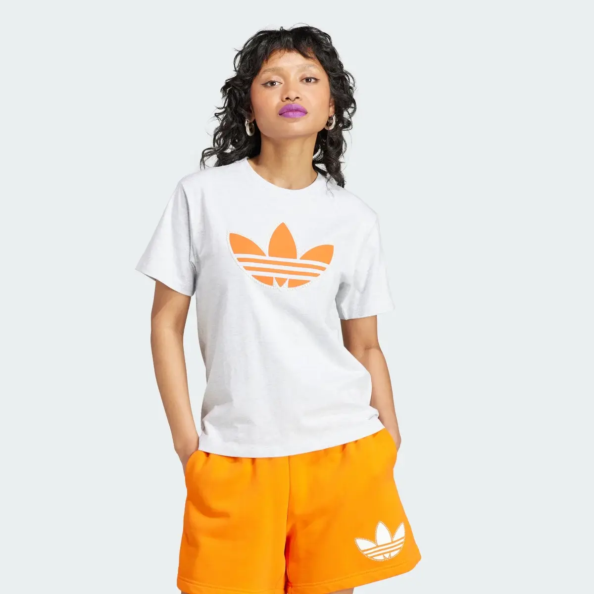 Adidas Playera Pearl Trefoil. 2