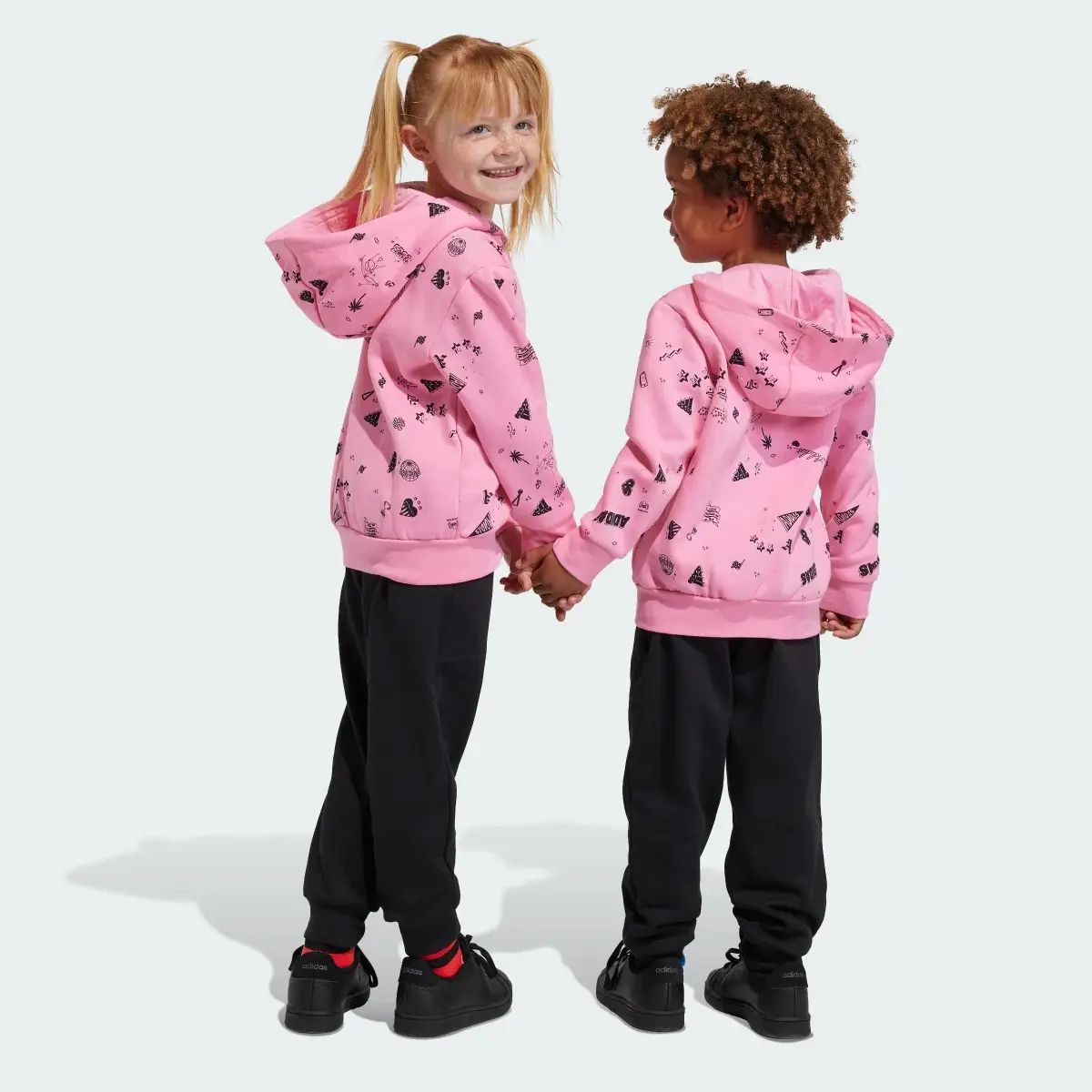 Adidas Brand Love Hooded Kids Trainingsanzug. 3