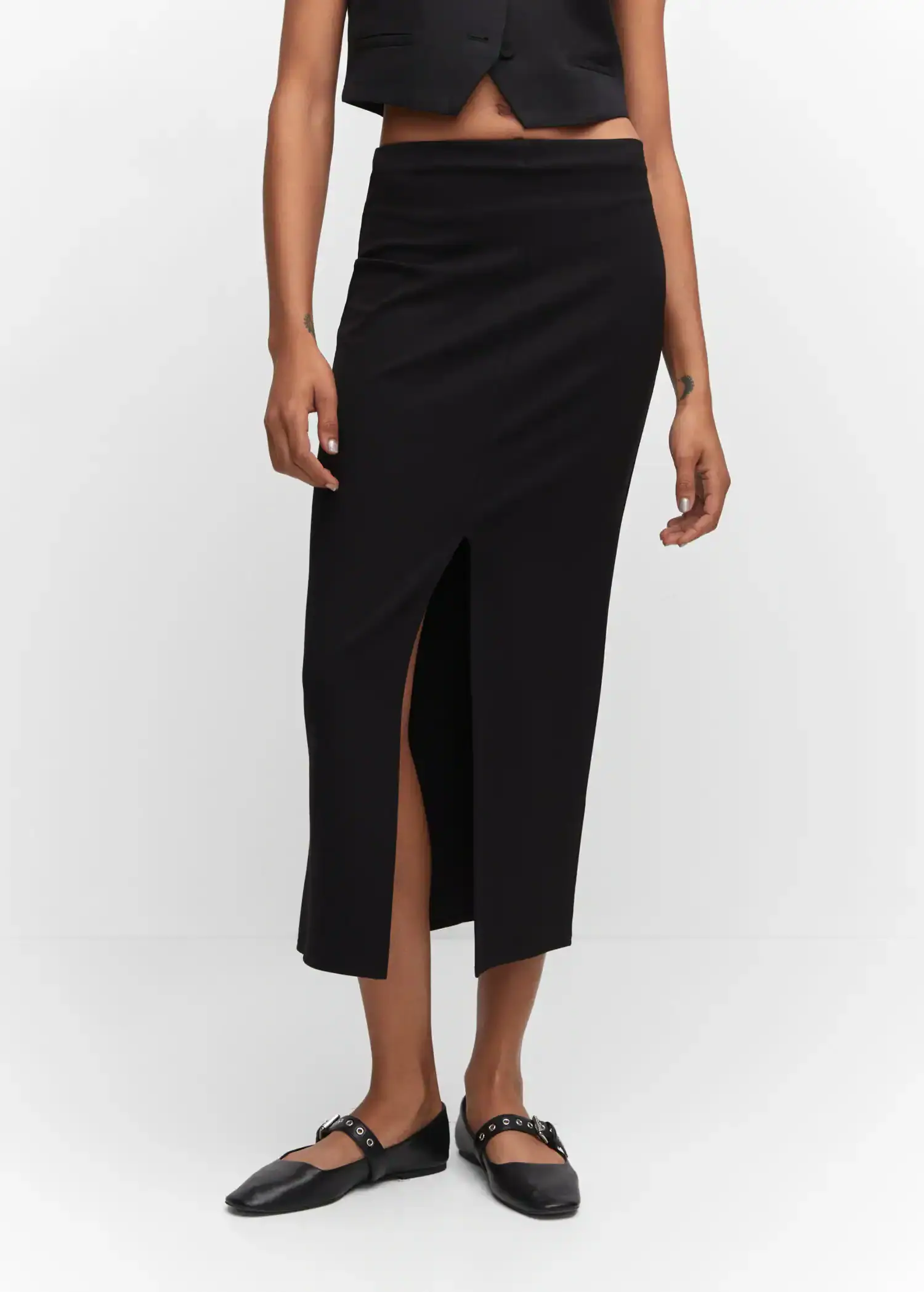 Mango Midi-skirt with front slit. 2