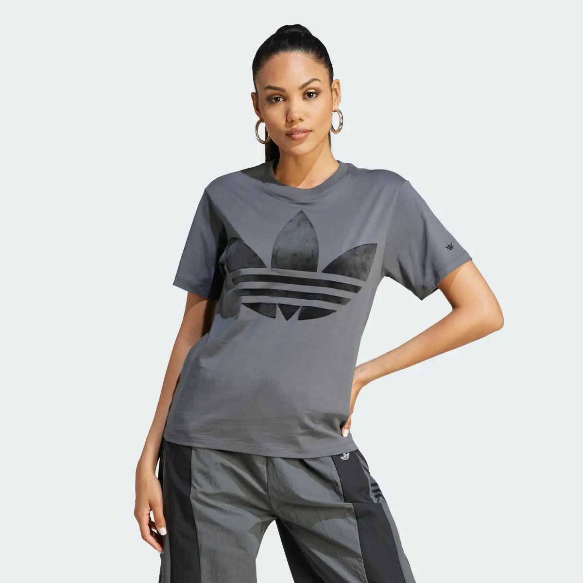 Adidas T-shirt Trefoil. 2