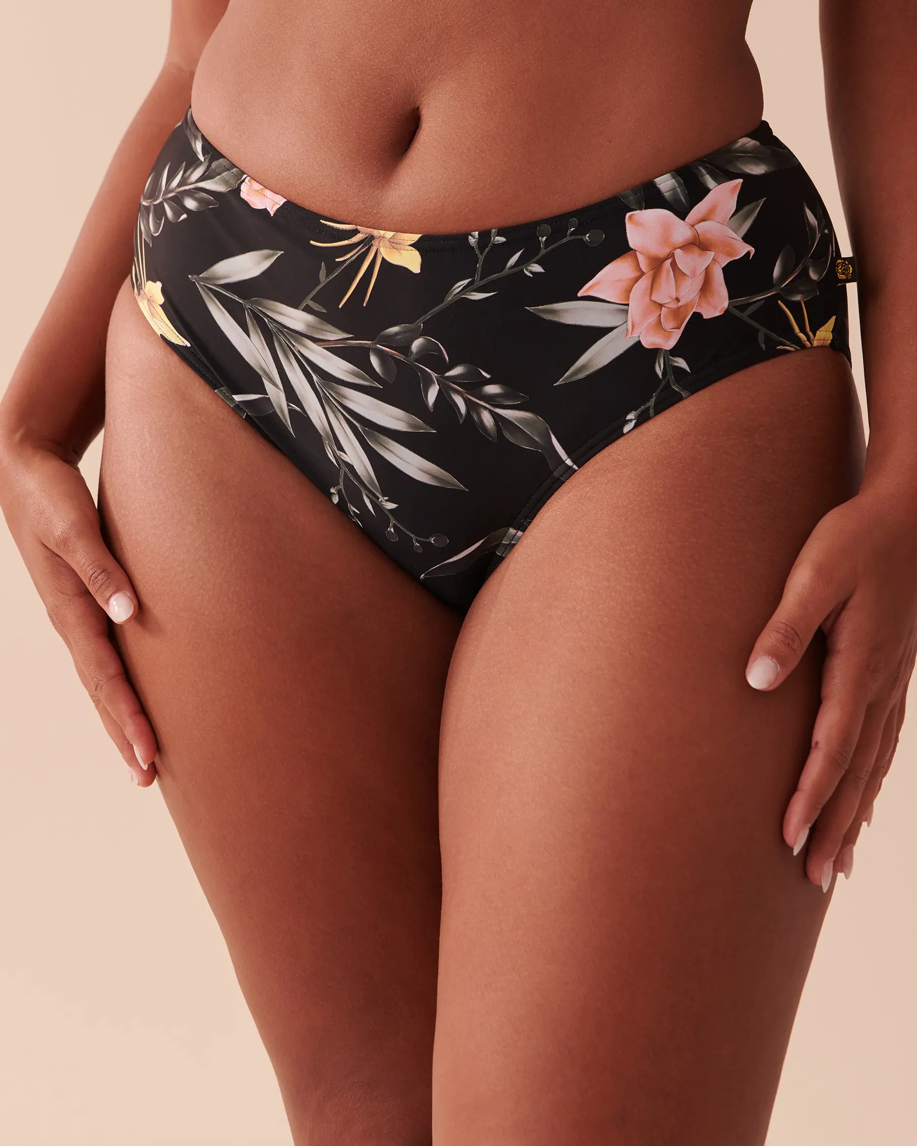 La Vie en Rose TROPICAL Mid Waist Bikini Bottom. 1