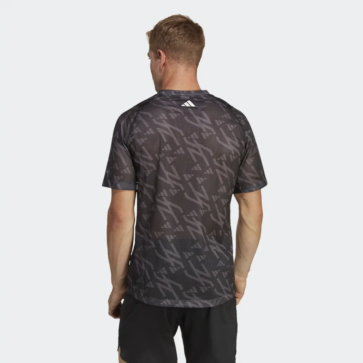 Adidas Playera de Entrenamiento Train Icons 3-Barras Logo Love. 3