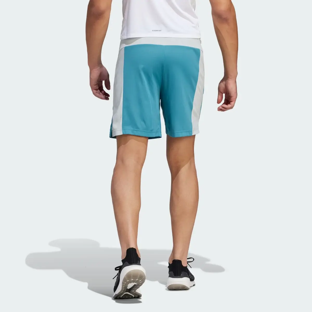Adidas Shorts Train Essentials Seasonal Camo. 2