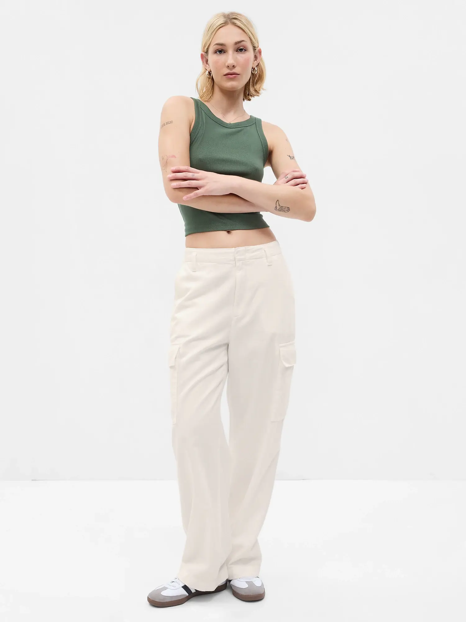 Gap Twill Loose Cargo Pants white. 1