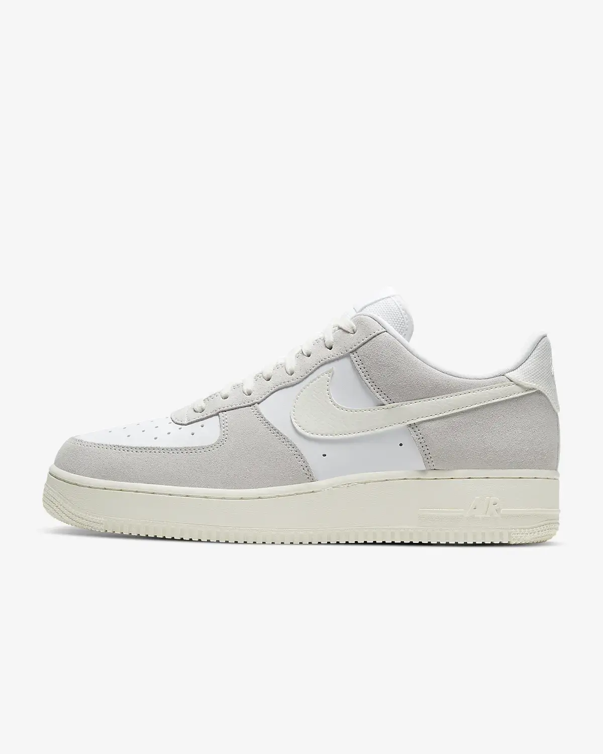 Nike Air Force 1 LV8. 1