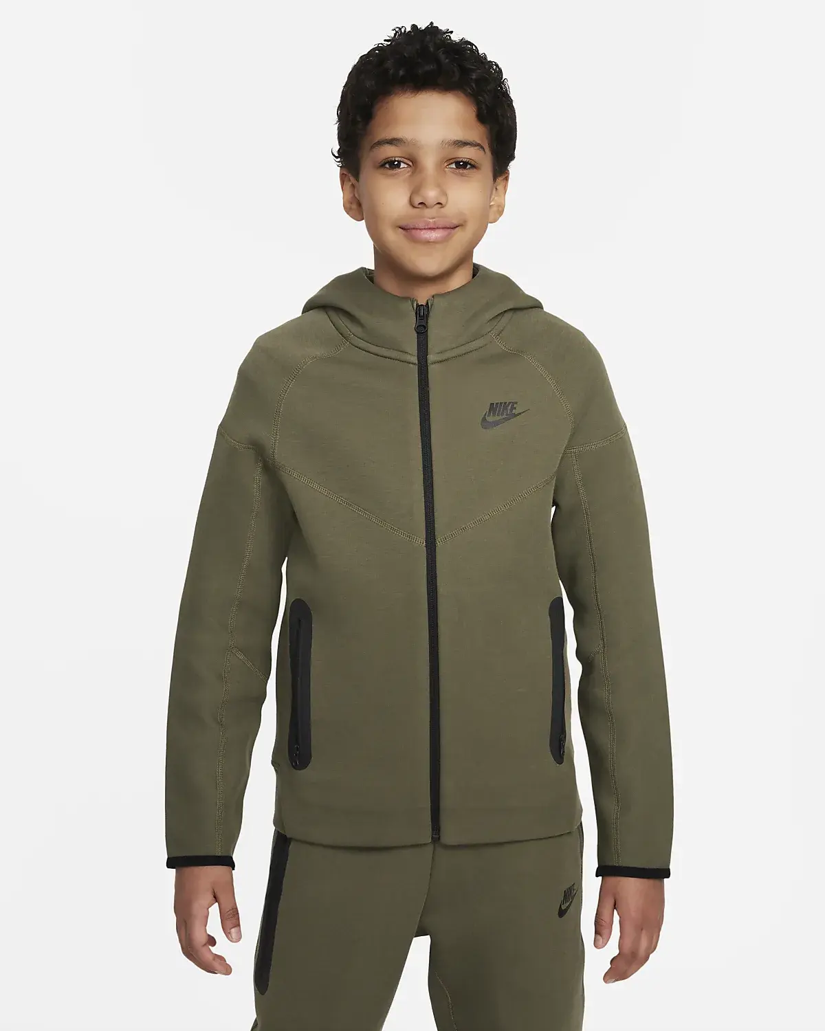 Nike Sportswear Tech Fleece. 1