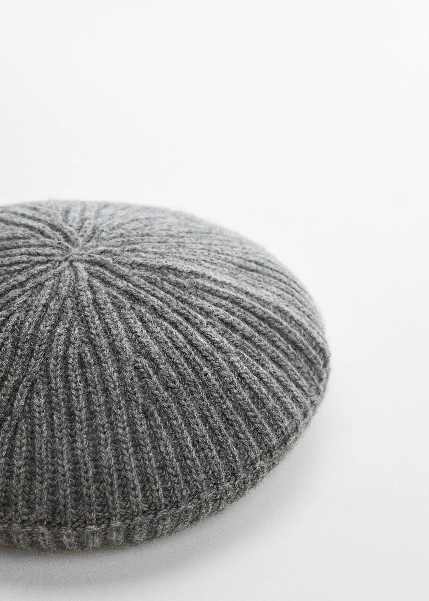 Mango Knitted beret hat. 1