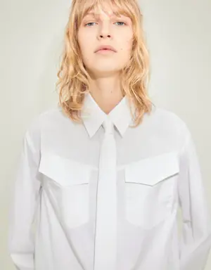 Shirt with pockets and tie detail