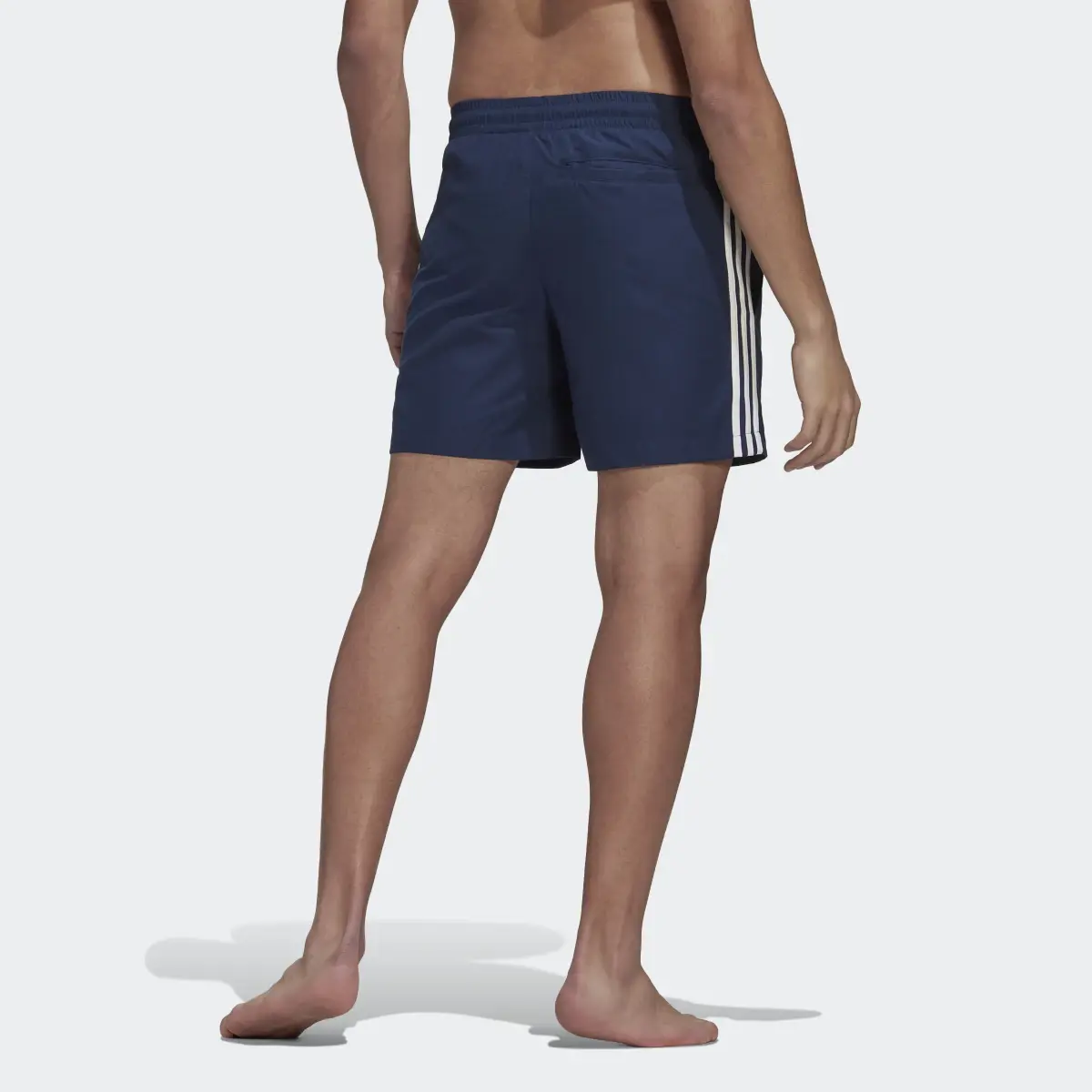 Adidas Short da nuoto adicolor Classics 3-Stripes. 2