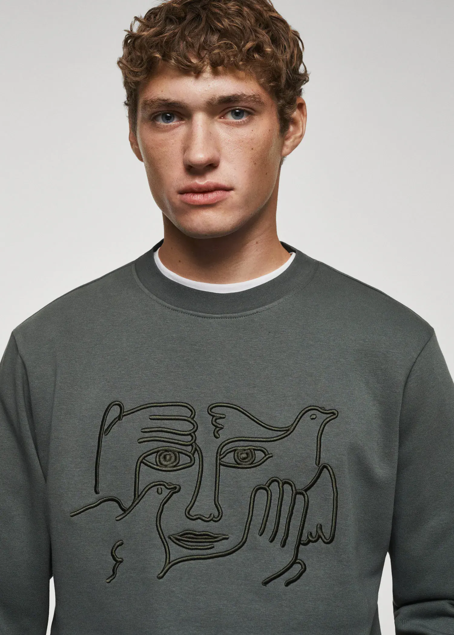 Mango Baumwoll-Sweatshirt mit Stickdetail. 1