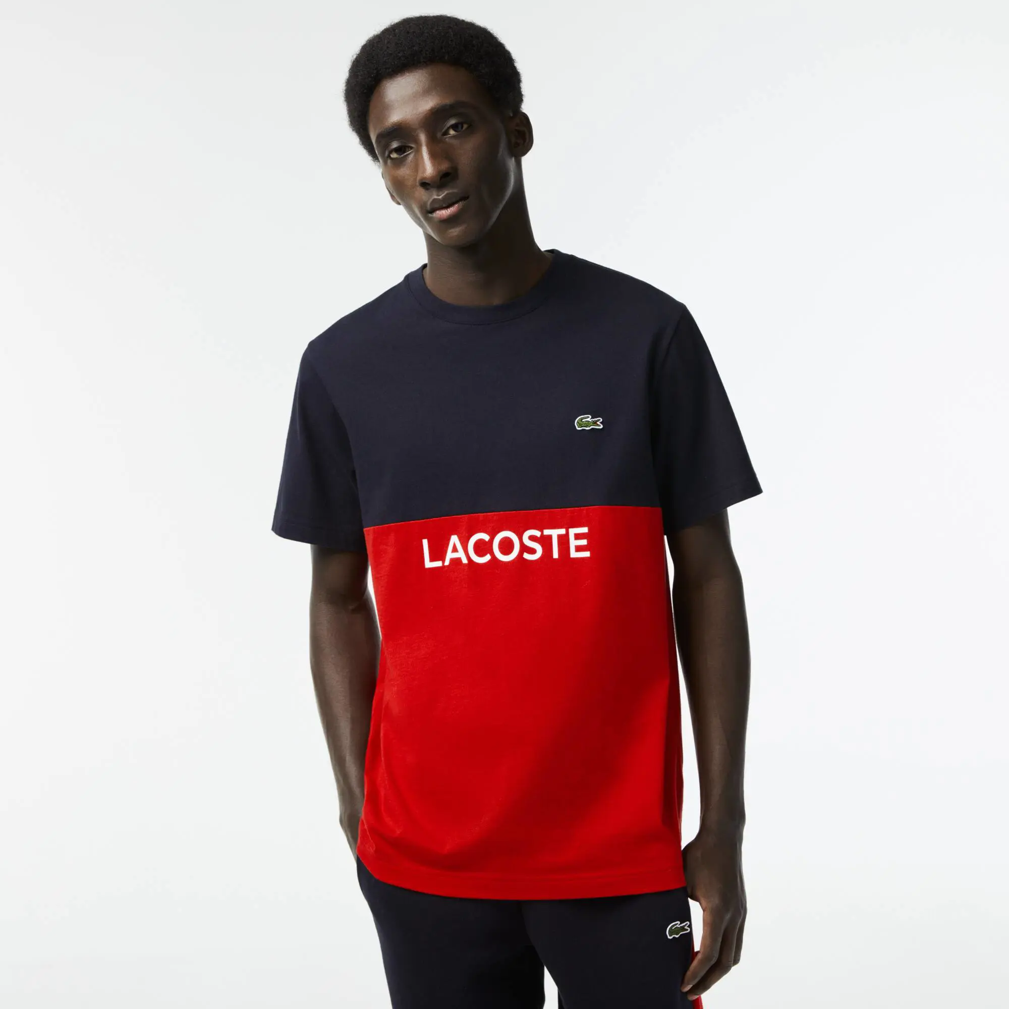 Lacoste T-shirt jersey regular fit de algodão Lacoste Colorblock para homem. 1