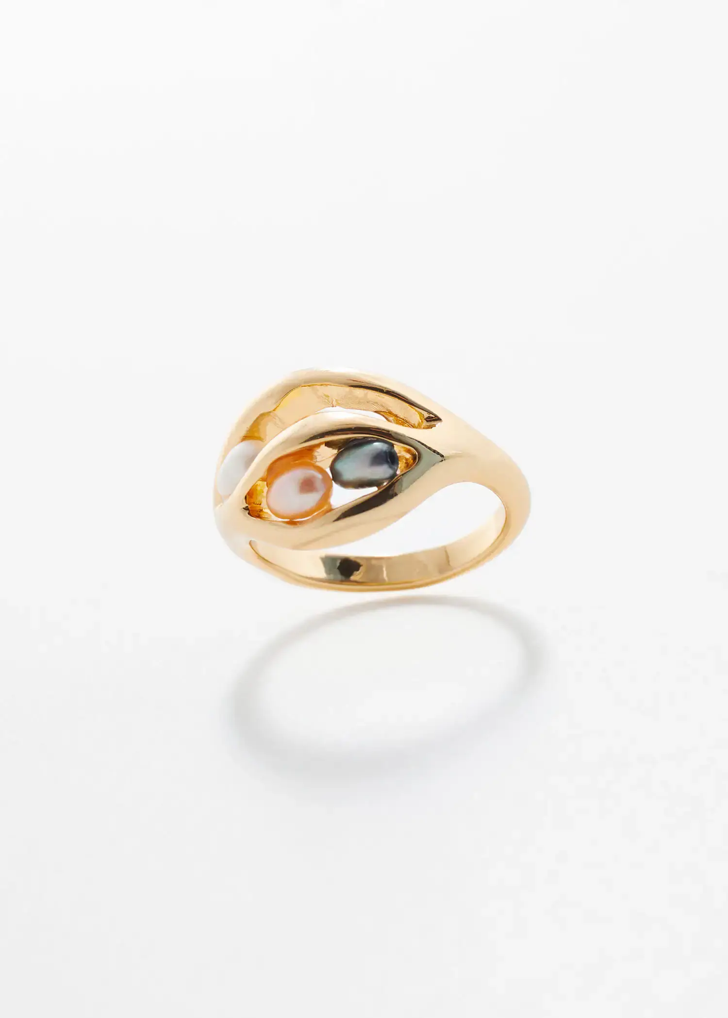 Mango Combined natural pearl ring. 3