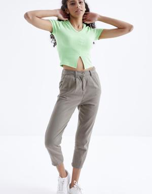 Fıstık Yeşil Basic Önü Yırtmaçlı V Yaka Kadın Crop Top T-Shirt - 97206