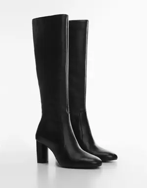 Round-toe leather boots