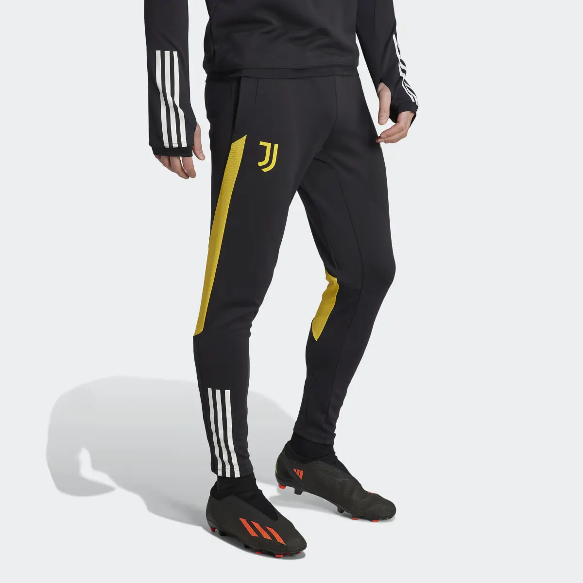 Adidas Juventus Tiro 23 Training Eşofman Altı. 1