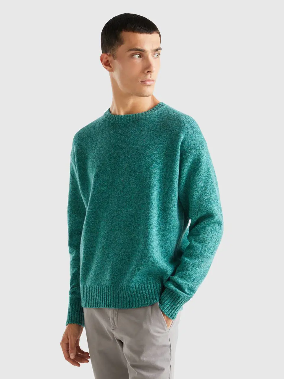 Benetton crew neck sweater in pure shetland wool. 1