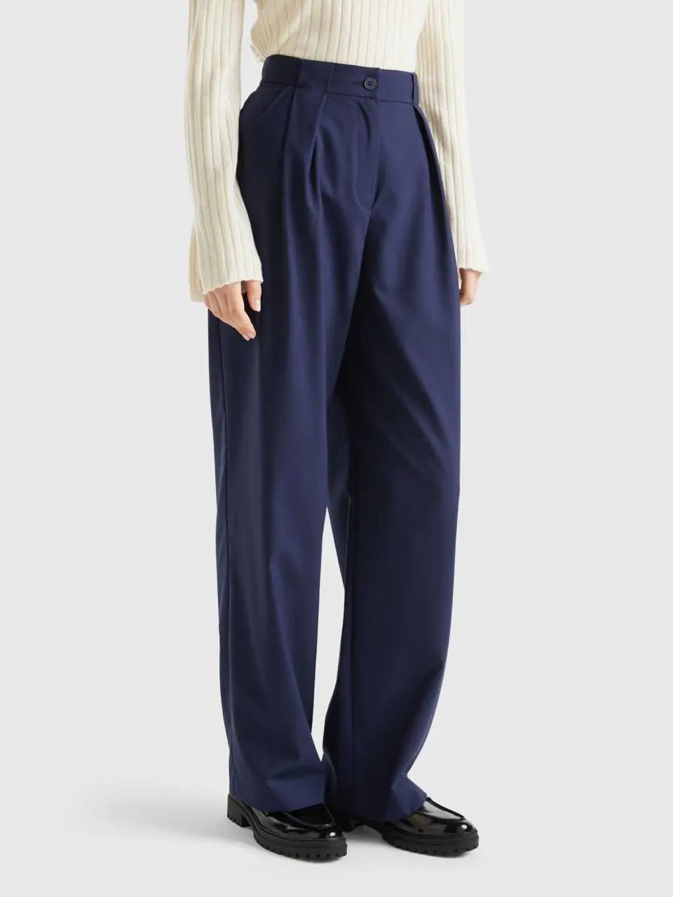 Benetton high-waisted trousers. 1