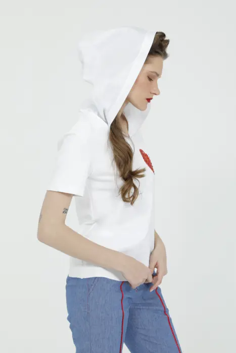 Gizia White T-Shirt With Stone Heart Print Detail Hooded. 3