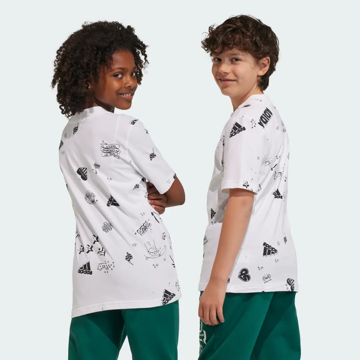 Adidas T-shirt imprimé intégral Brand Love Enfants. 1