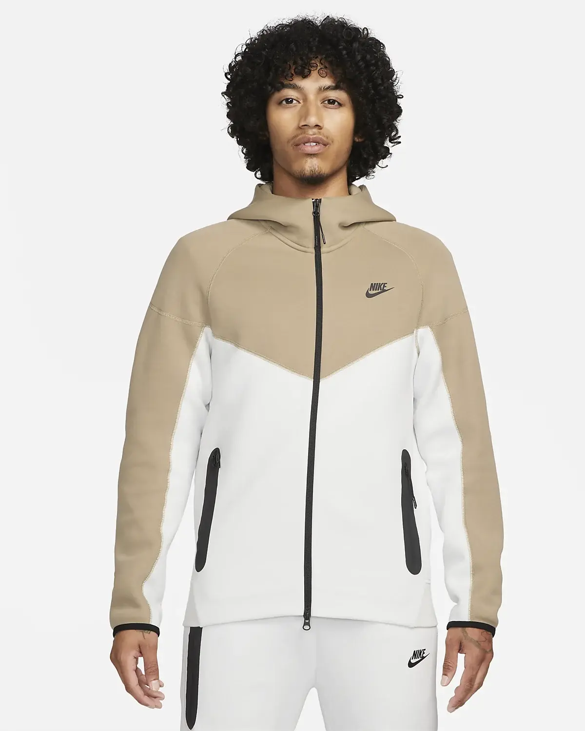 Nike Sportswear Tech Fleece Windrunner. 1