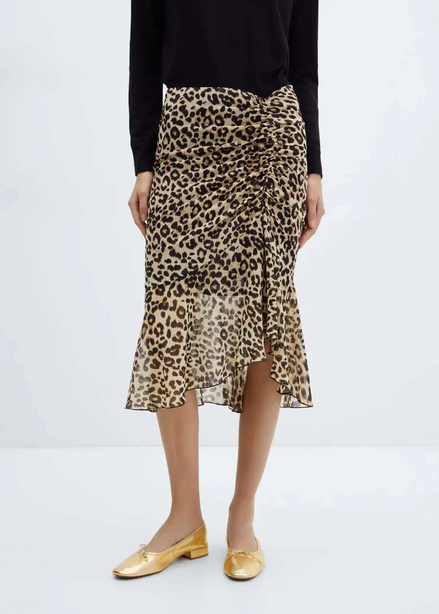 Mango Leopard skirt with gathered detail. 2