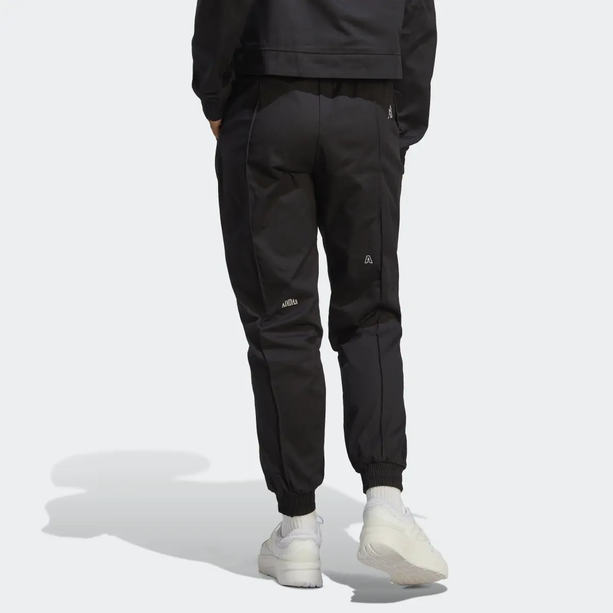 Adidas Pantalon ample avec graphismes inspirés des cristaux de guérison. 3