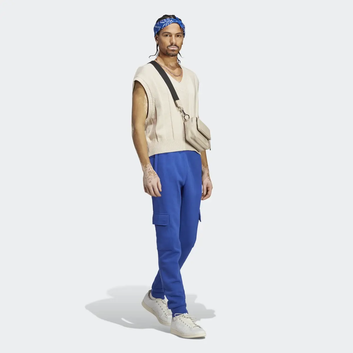 Adidas Trefoil Essentials Cargo Pants. 3