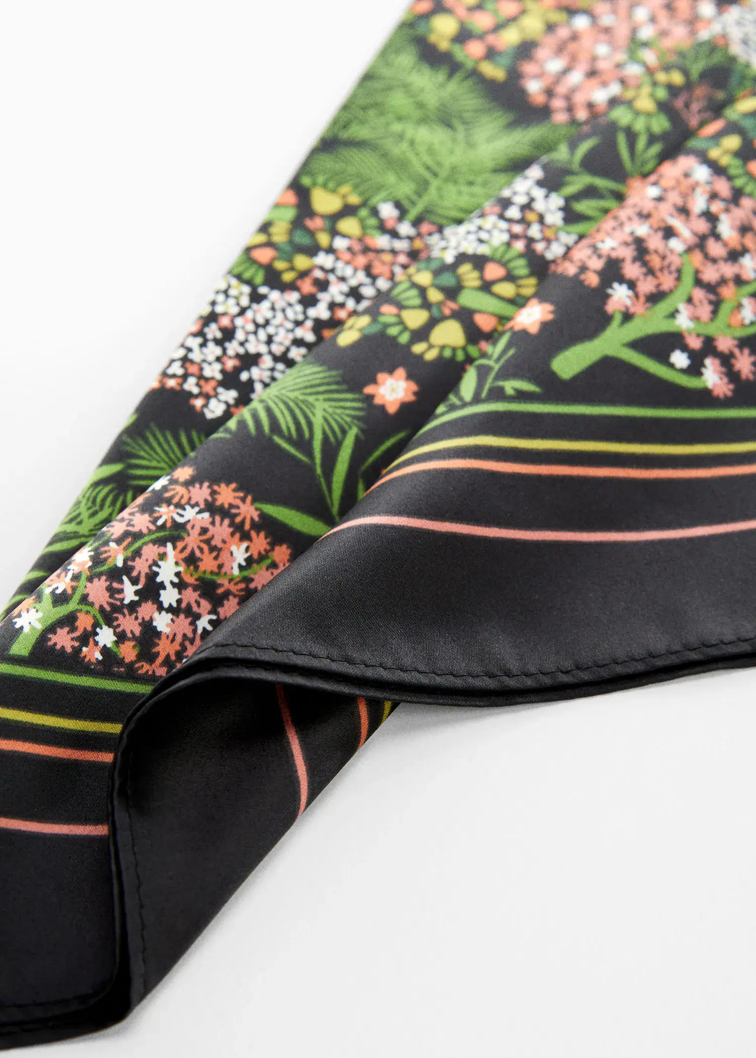 Mango Tropical printed scarf. 2