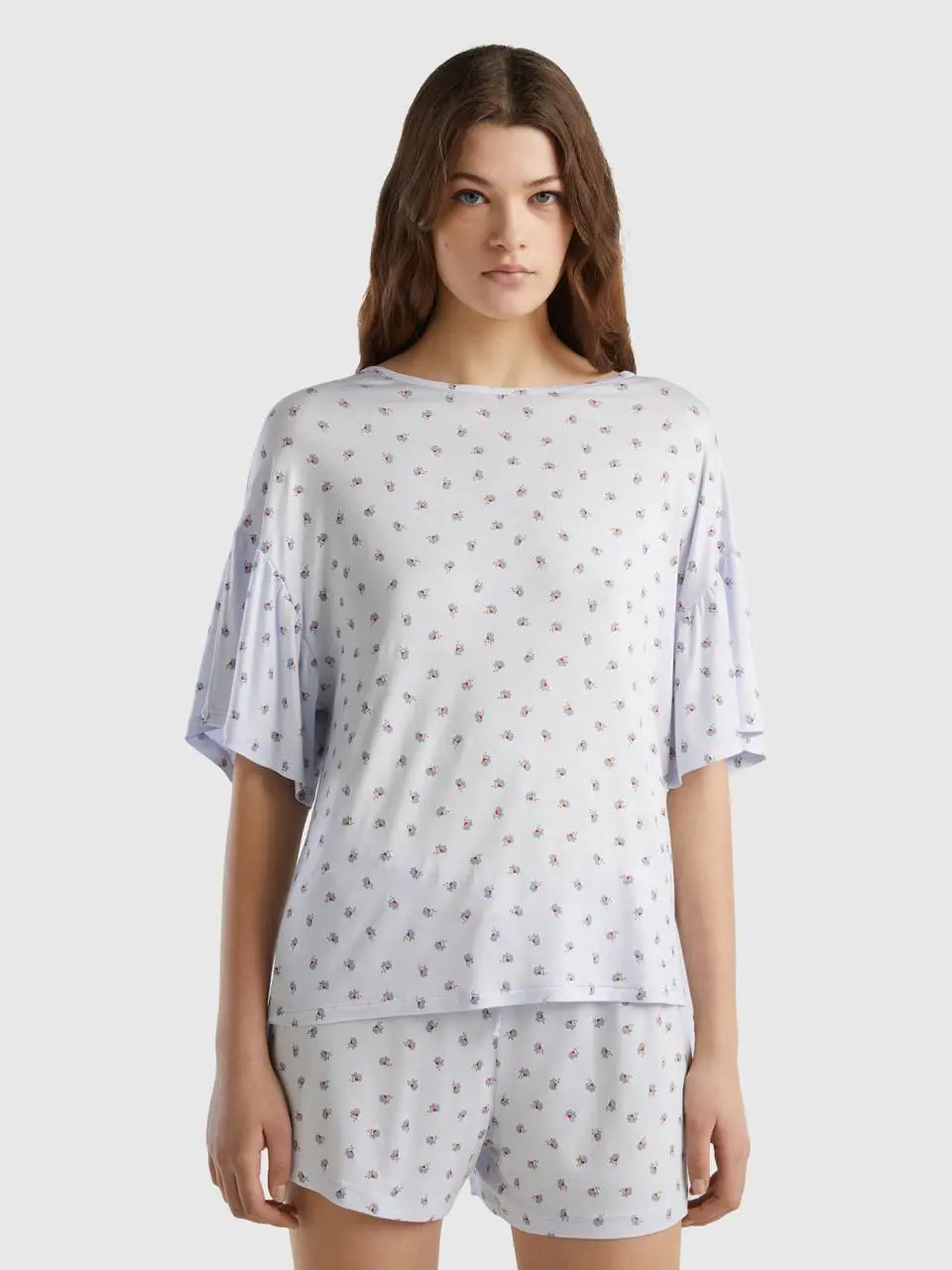Benetton floral t-shirt in sustainable viscose. 1