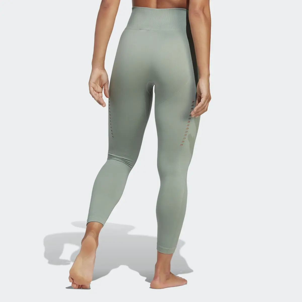 Adidas Yoga Seamless 7/8 Leggings. 2