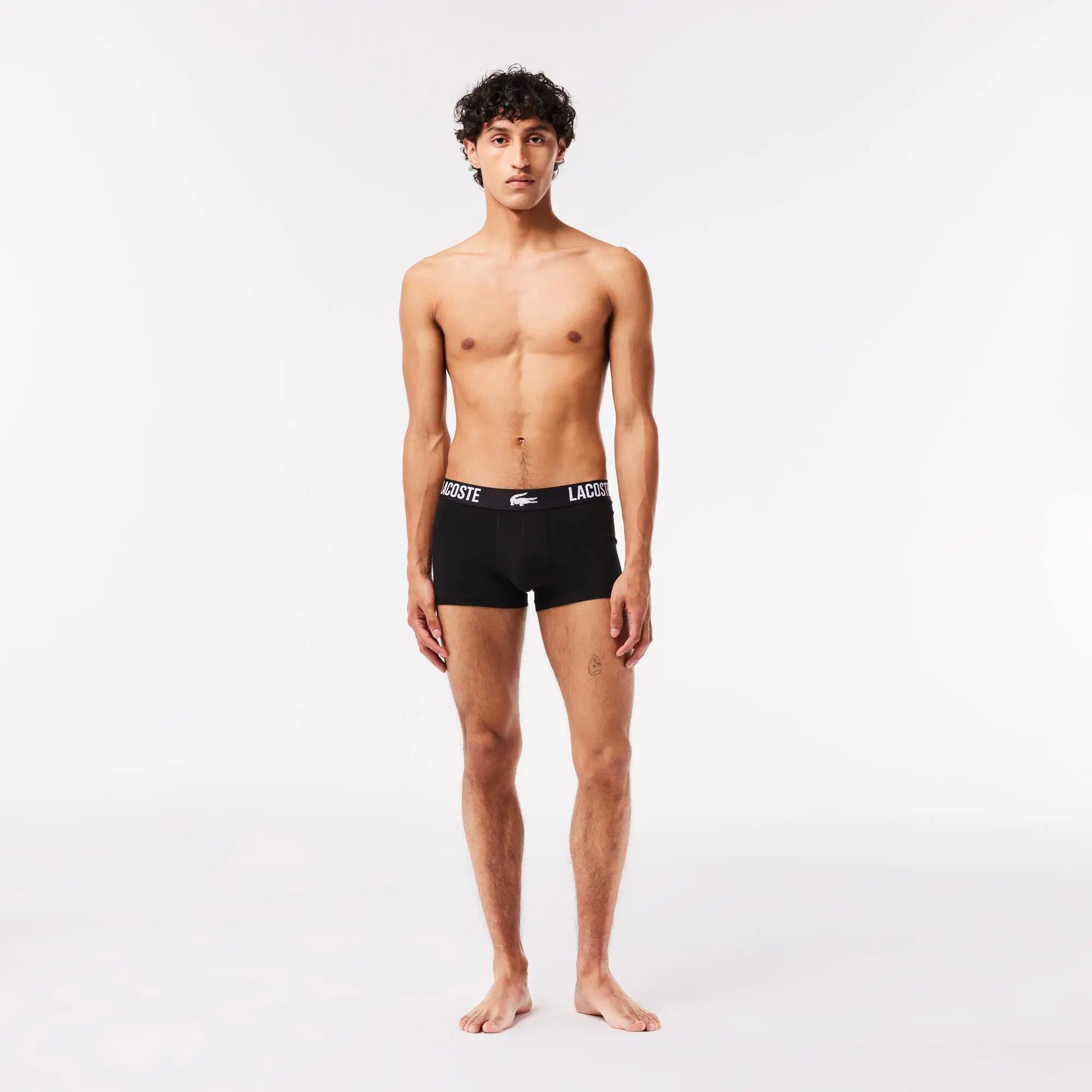 Lacoste Pack de tres calzoncillos de hombre Lacoste en tejido de punto con detalle de la marca. 1