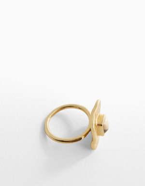 Ring with square design 