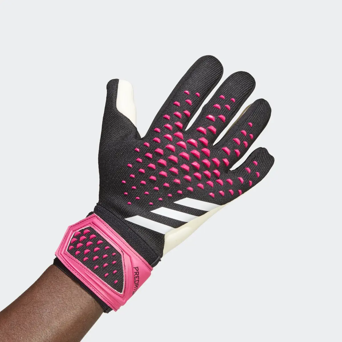 Adidas Predator League Gloves. 1