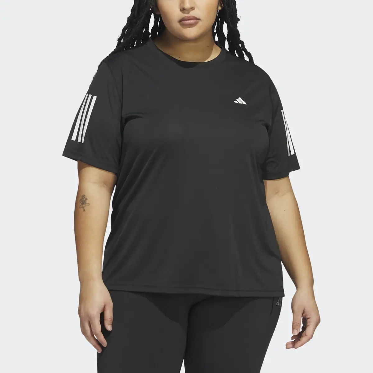 Adidas T-shirt Own the Run (Curvy). 1