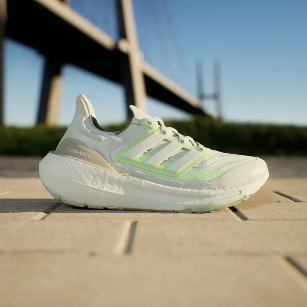 Adidas Ultraboost Light Ayakkabı. 2