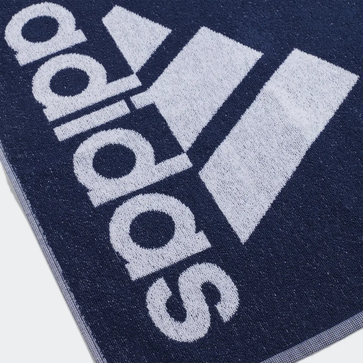 Adidas Towel Small. 3