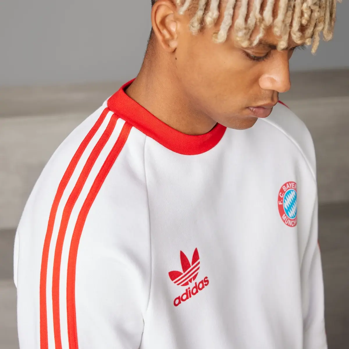 Adidas FC Bayern Originals Crew Sweatshirt. 3