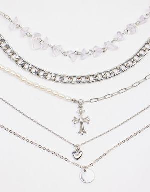Ensemble de 5 colliers à croix et perles