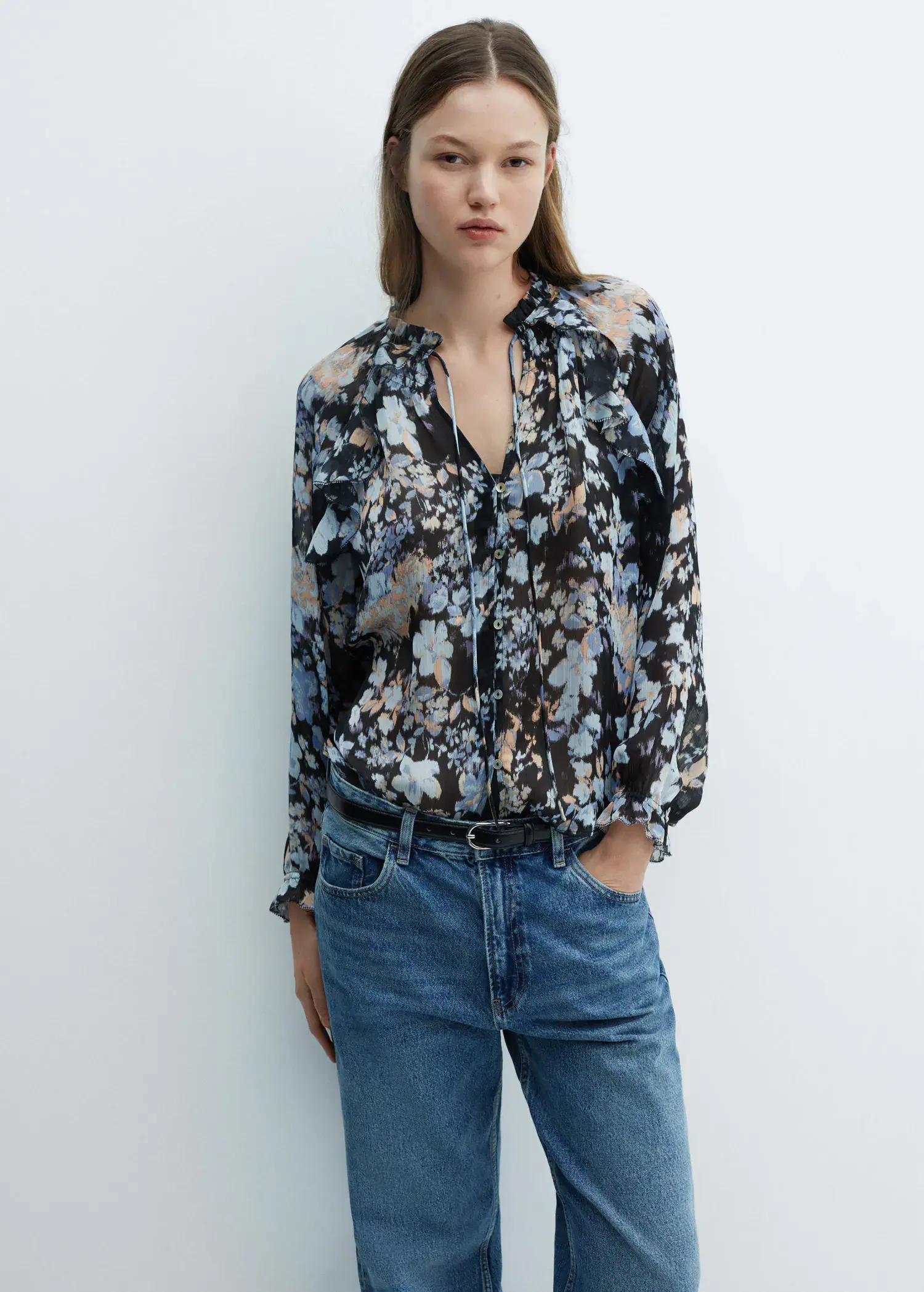 Mango Floral-print flowy blouse. 2