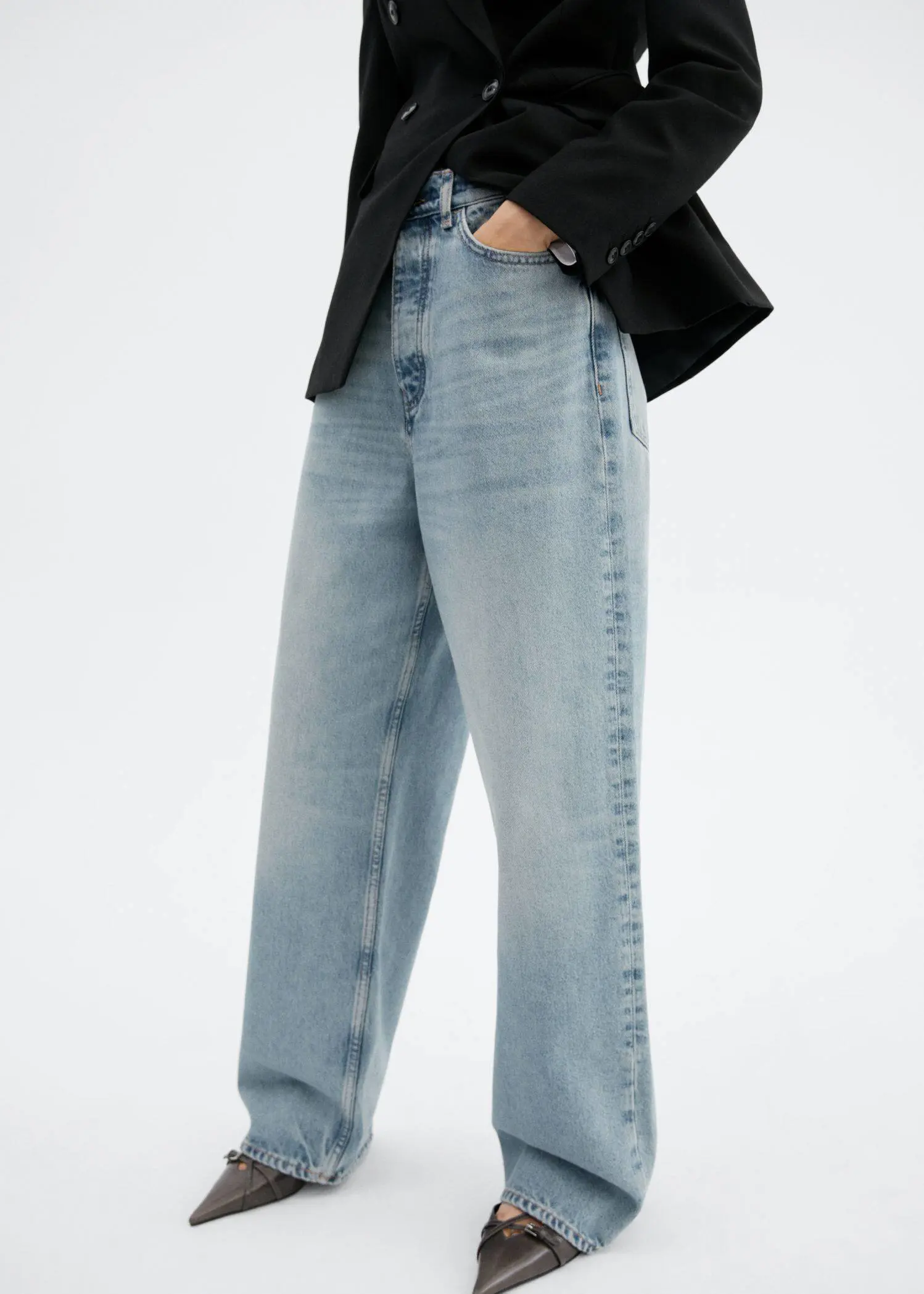 Mango Wideleg-Jeans mit mittlerer Bundhöhe. 2