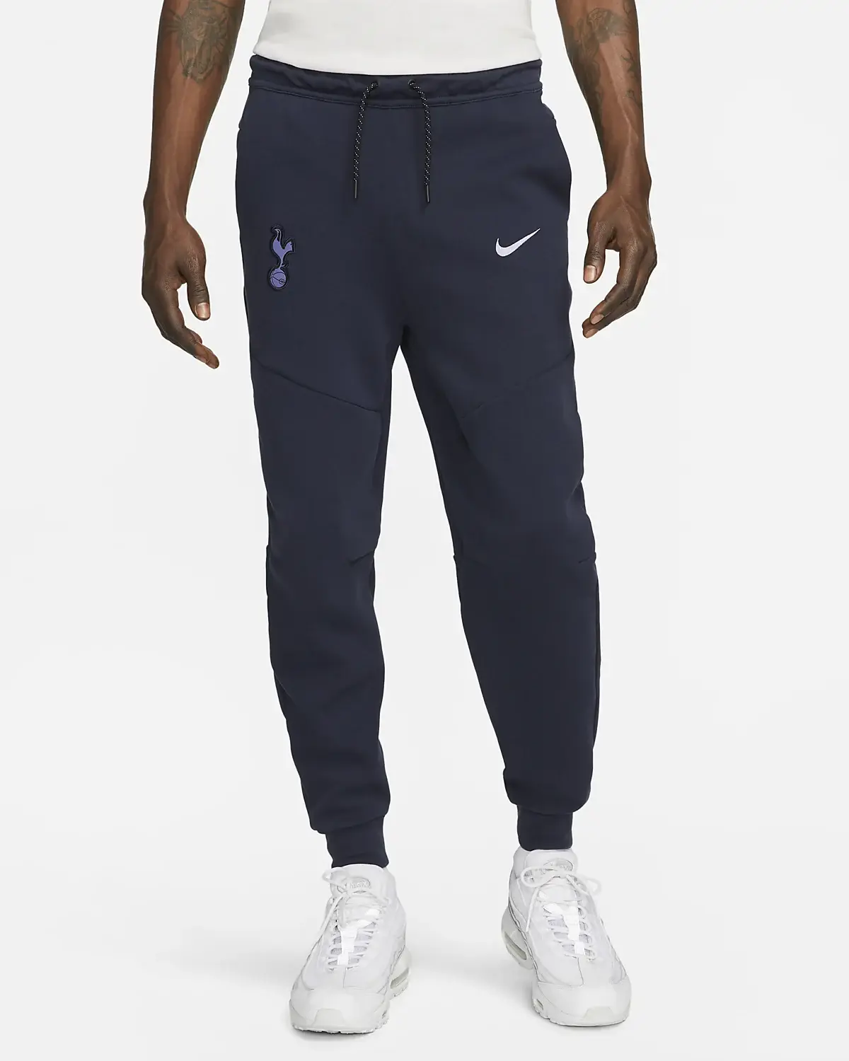 Nike Tottenham Hotspur Tech Fleece. 1