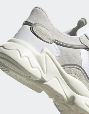 Adidas OZWEEGO Shoes. 3 Adidas OZWEEGO Shoes. 3
