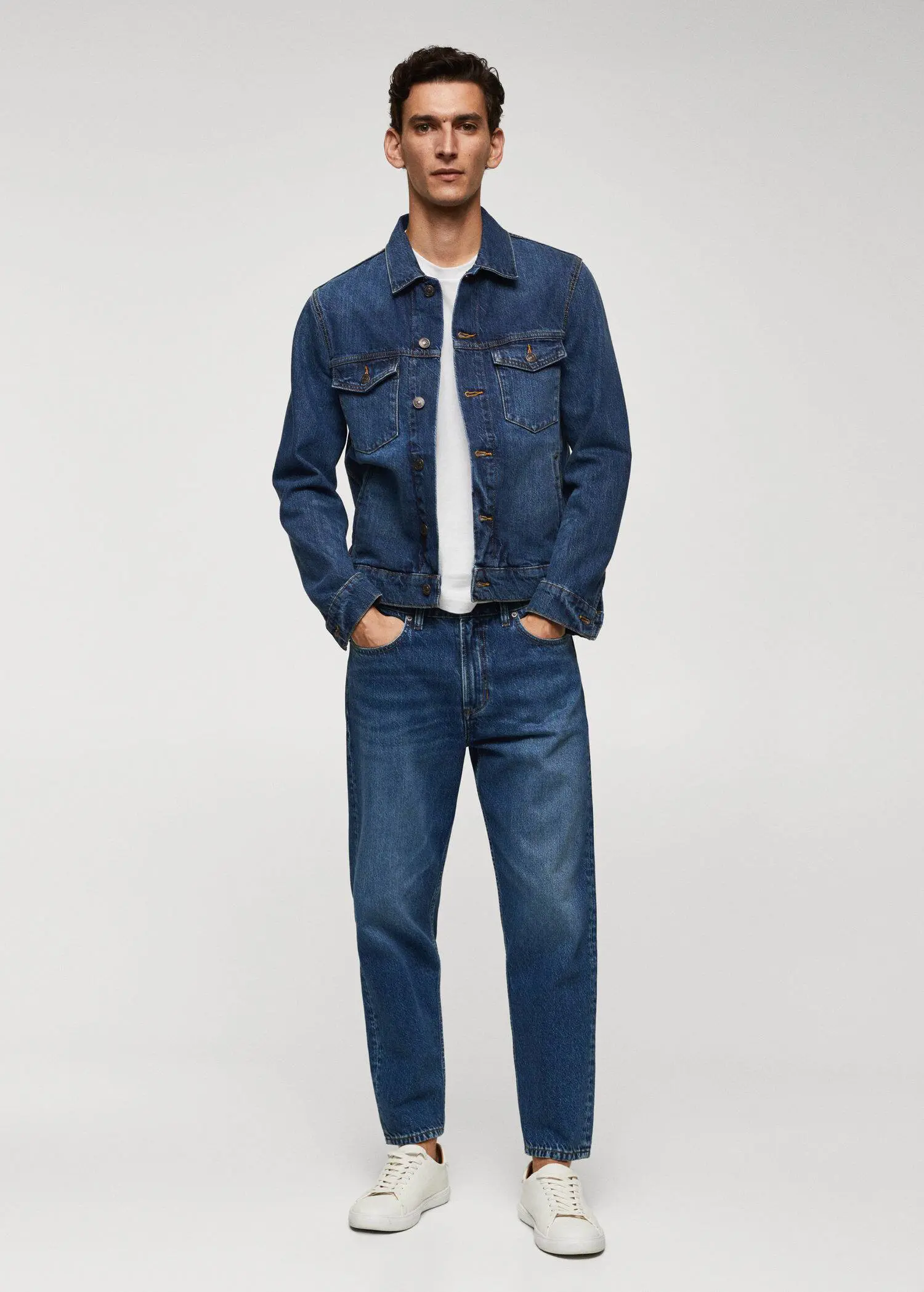 Mango Tapered Fit-Jeans mit dunkler Waschung. 3