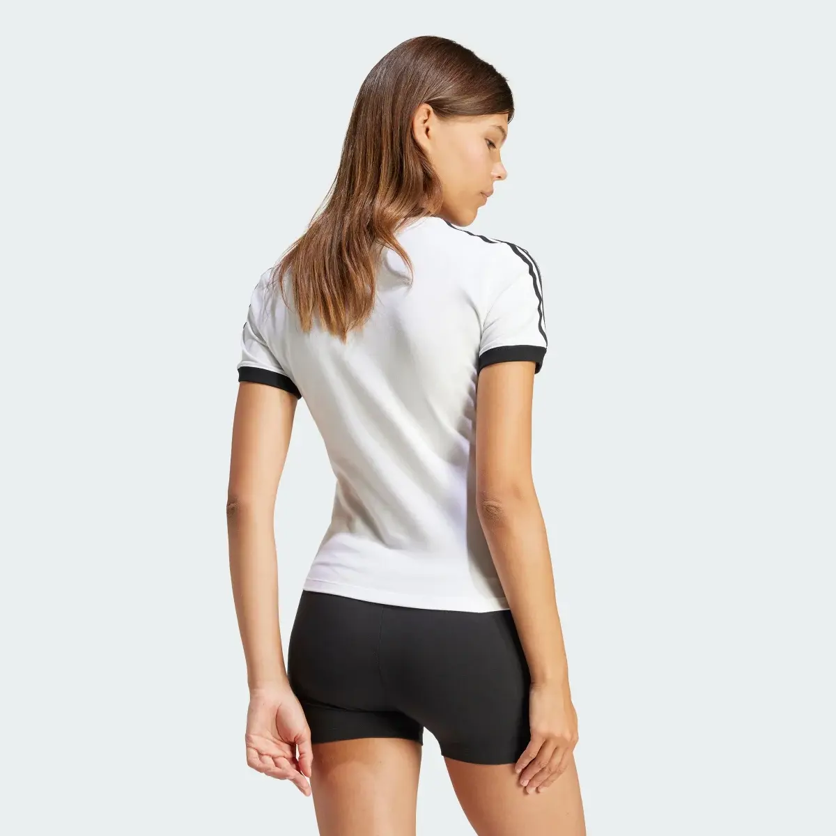 Adidas T-shirt Justa com Gola em V 3-Stripes. 3