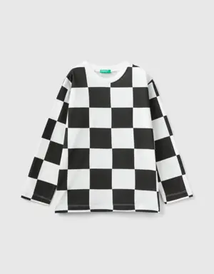 warm checkered t-shirt