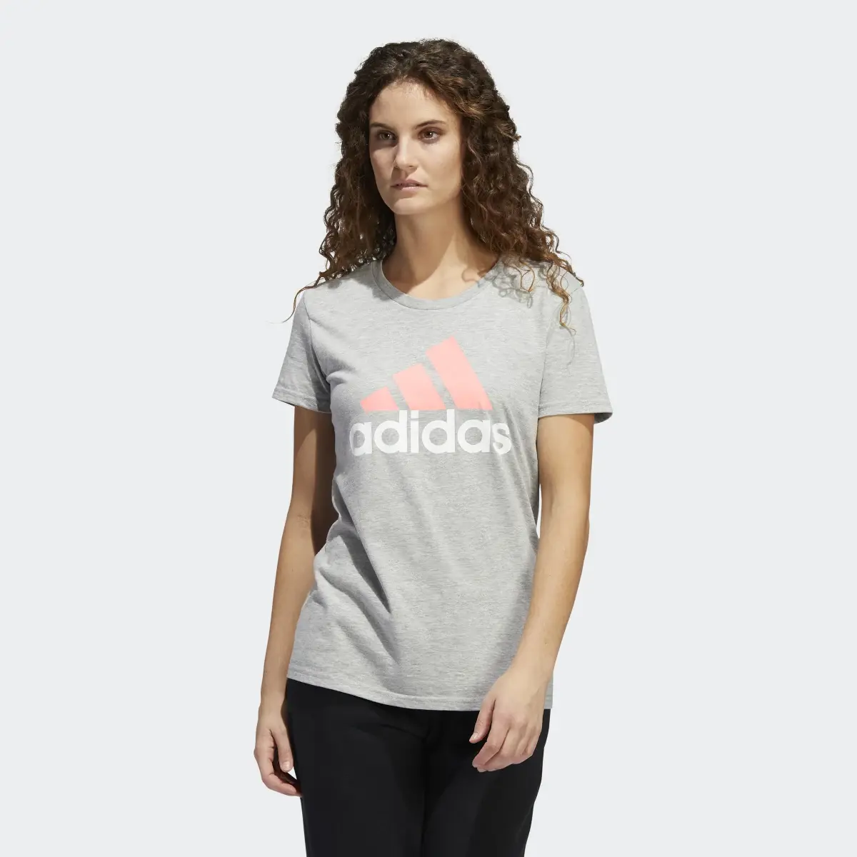 Adidas Playera Badge of Sport Basic. 2