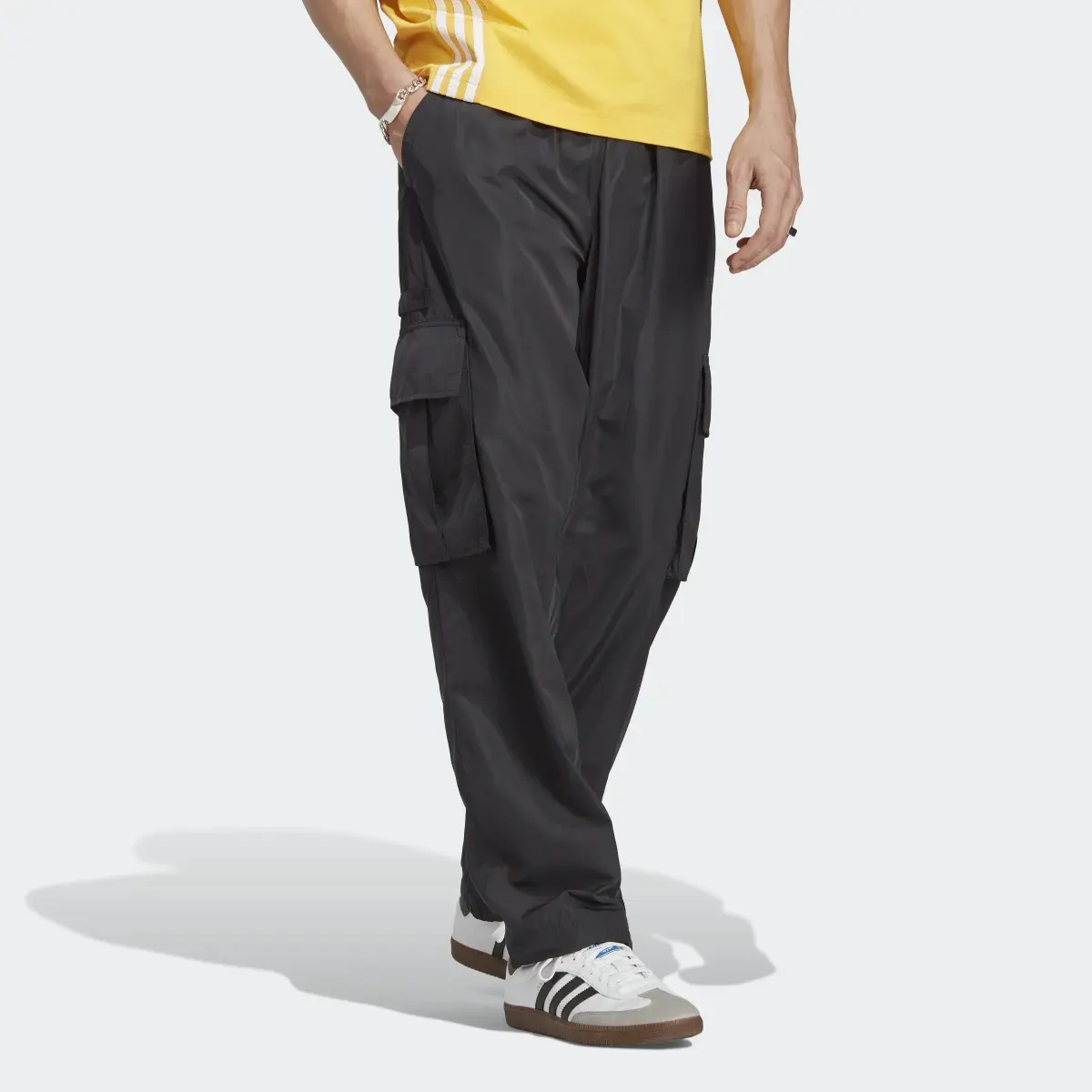 Adidas Pantaloni adidas RIFTA Metro Cargo (Neutral). 1