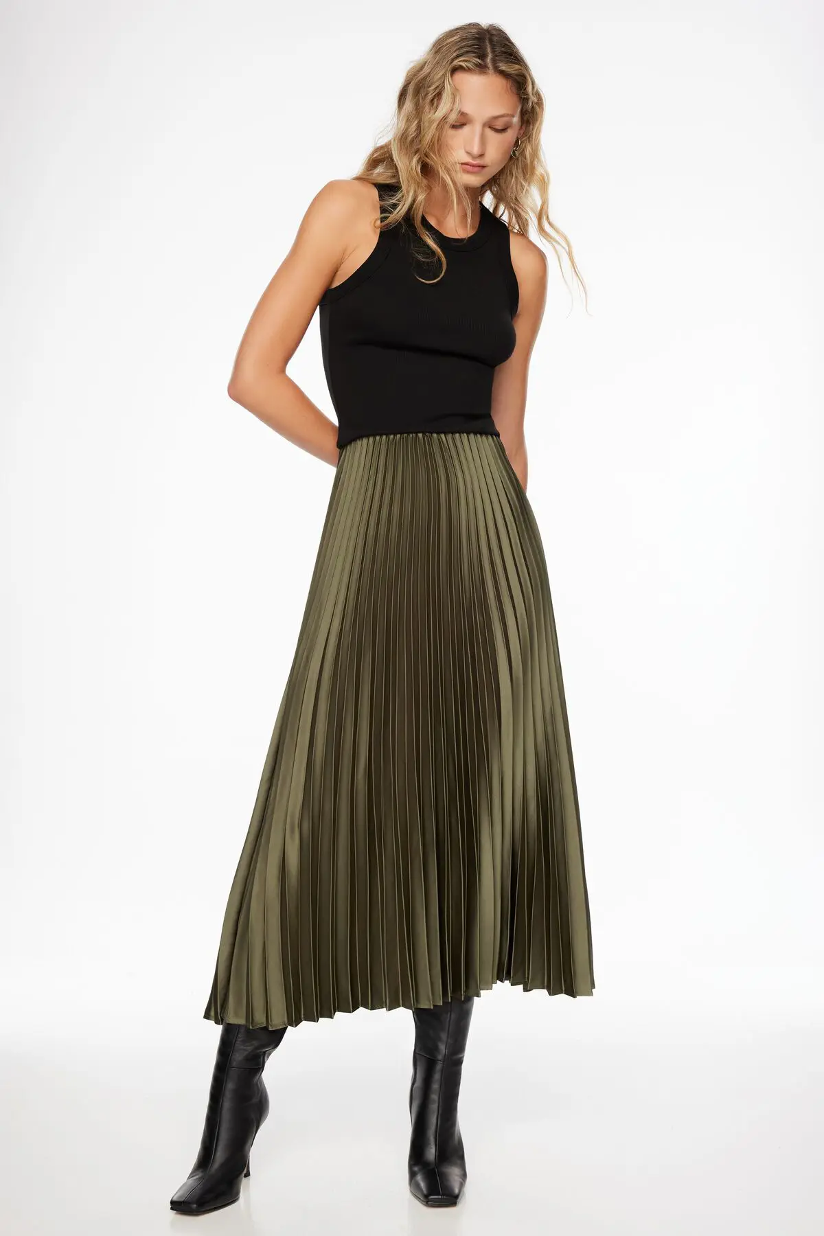 Dynamite Laure Pleated Maxi Skirt. 1