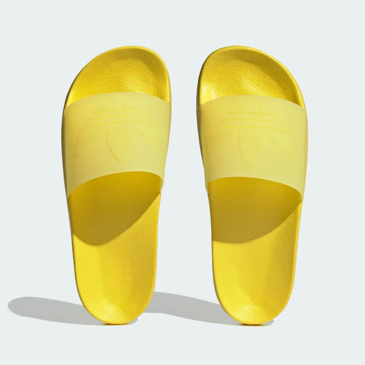 Adidas adilette Slides. 3